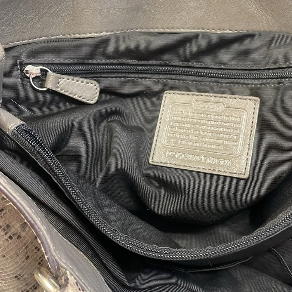 Beautiful Pre Loved Python Coach - Picture 12 of 17